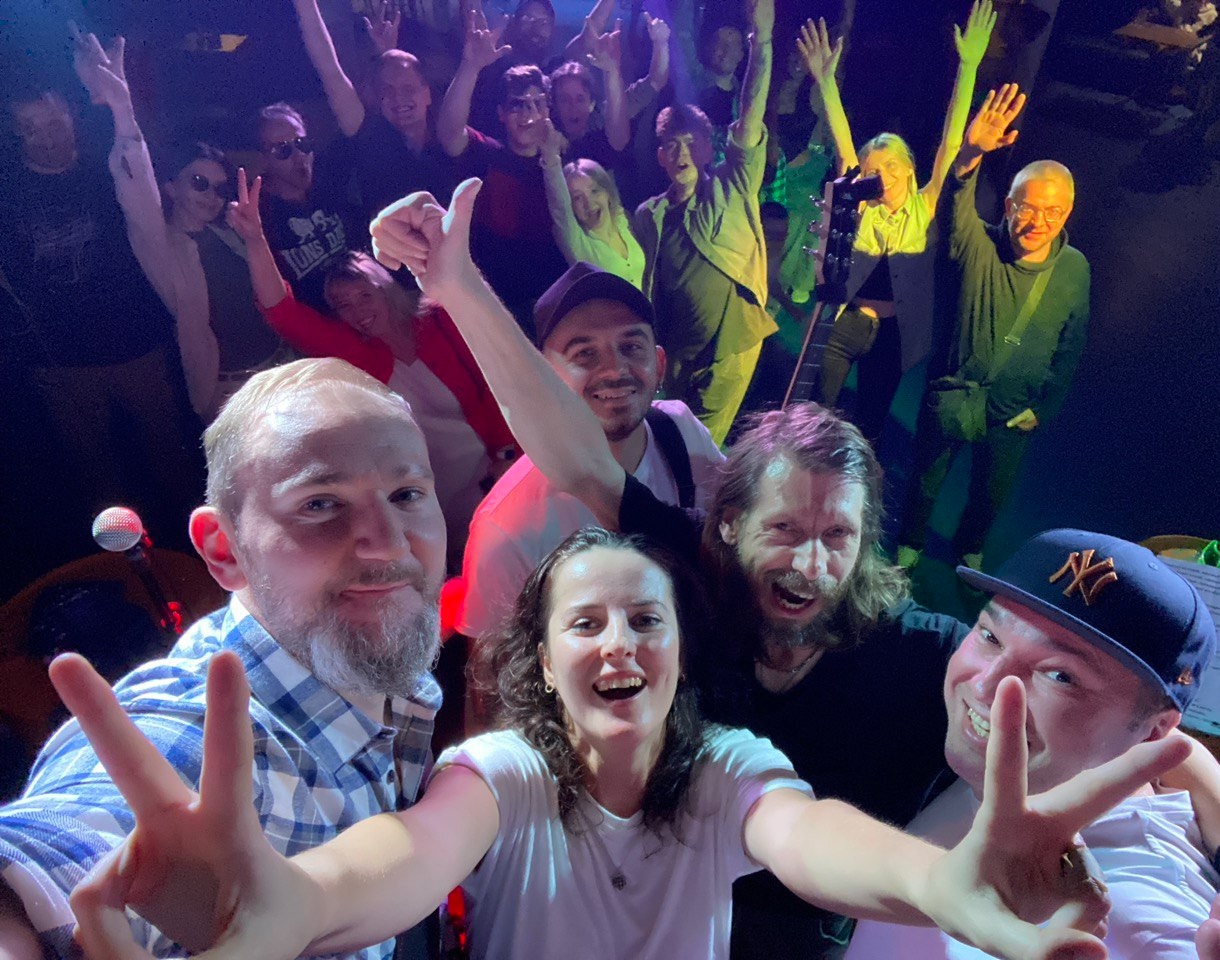 Выступление в этажах